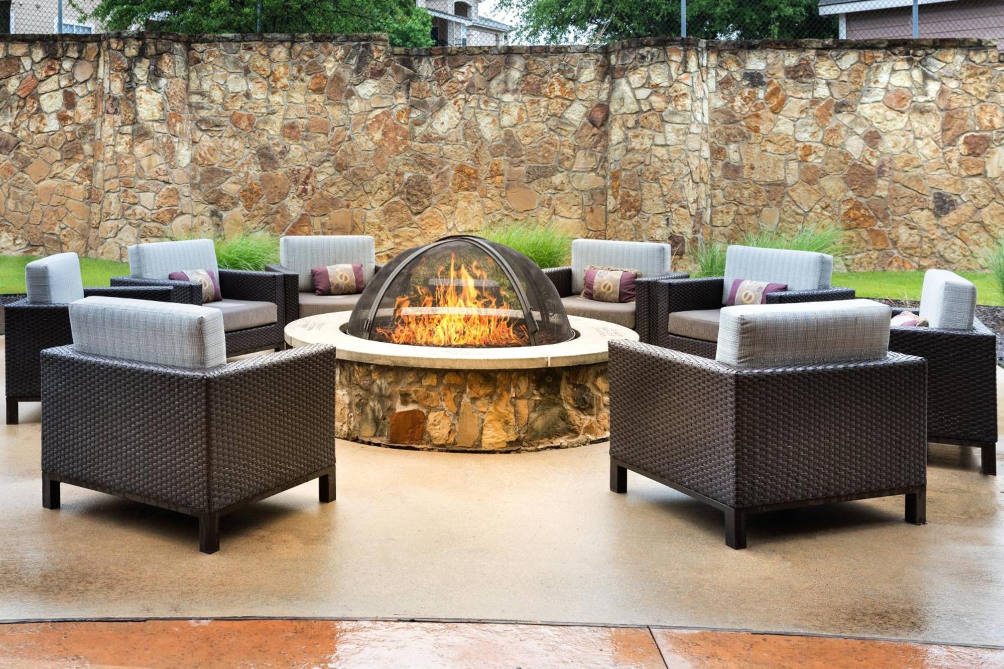 Courtyard By Marriott Denton Hotel Exterior foto