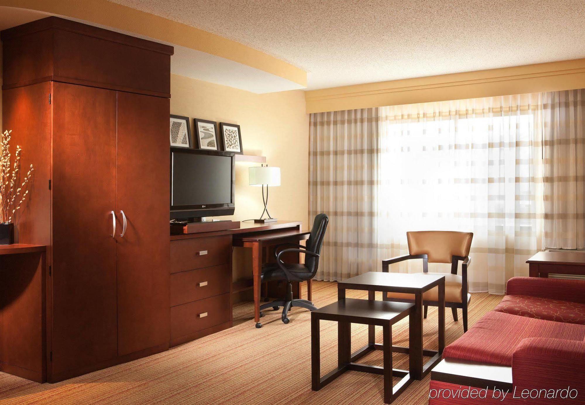Courtyard By Marriott Denton Hotel Cameră foto