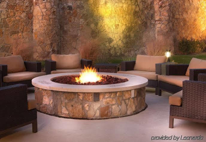 Courtyard By Marriott Denton Hotel Exterior foto